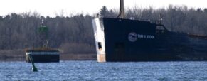 Cargo ship runs aground in St. Lawrence River near Morrisburg, Ont.